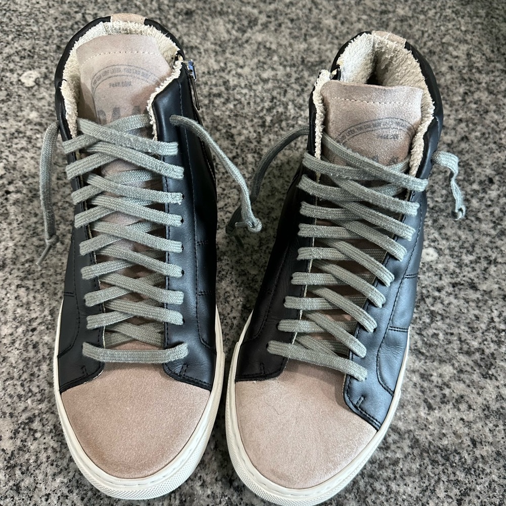 P448 Zip Up Tennis Shoes (Size 40)